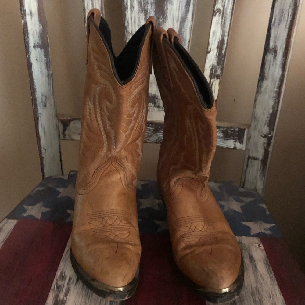 Gold toe cowgirl boots